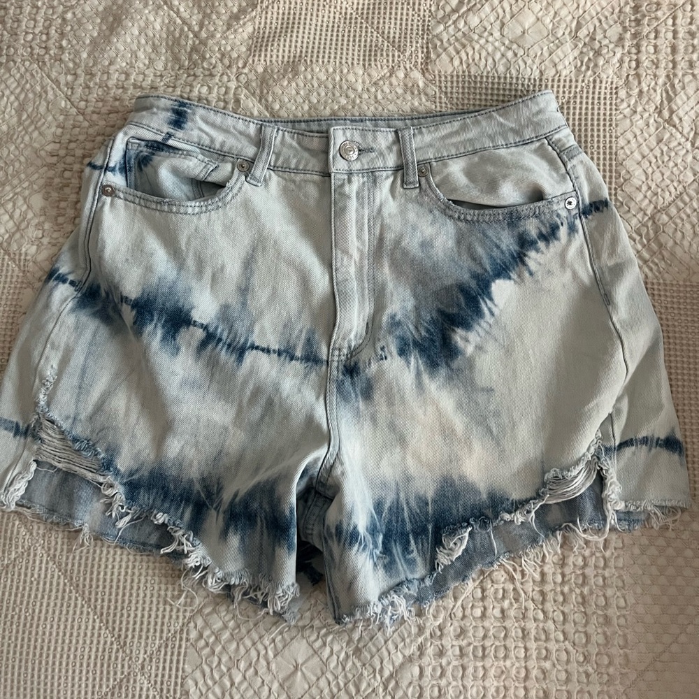 American Eagle tie dye denim short